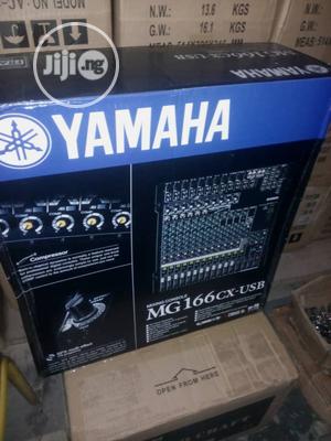Yamaha Professional 16 Channels Mixer Mg-166cx-Usb