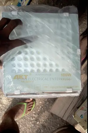 Akt Flood Light
