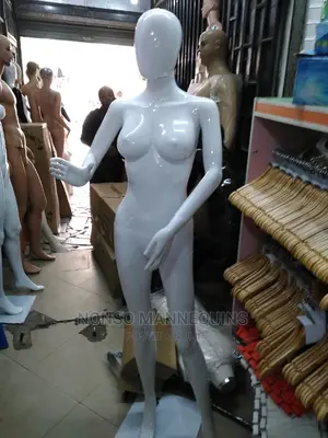 Glossy White Fibre Reinforced Plastic Female Mannequins