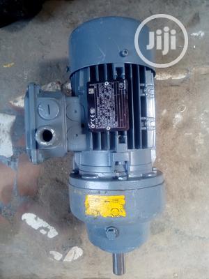 Ecetrlc Gear Motor