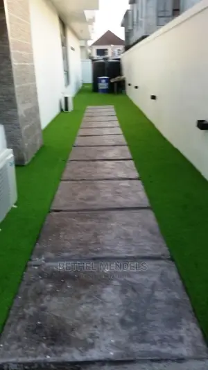 Synthetic Grass For Walkway In Nigeria
