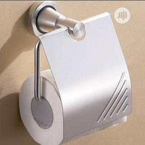 Tissue Holder