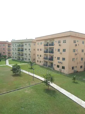 3bdrm Apartment in Golf Estate, Port-Harcourt for sale