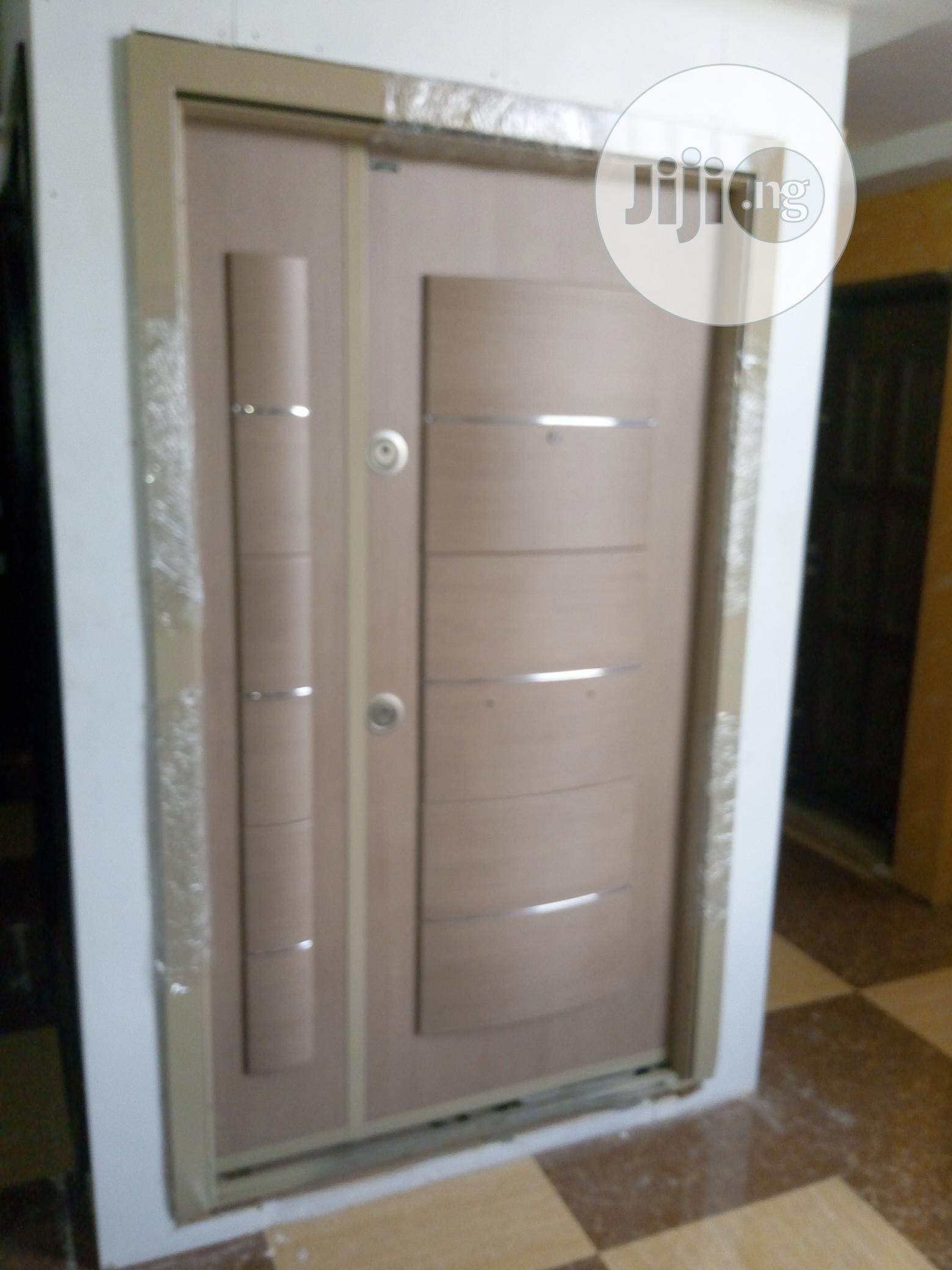Castillo Door