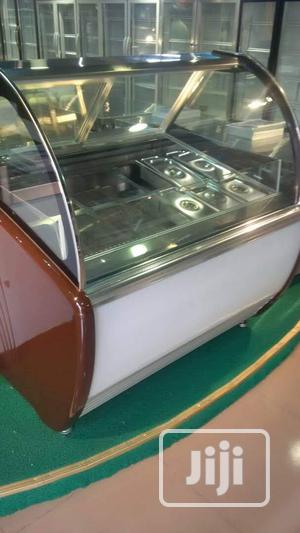 Ice Cream Display Machine