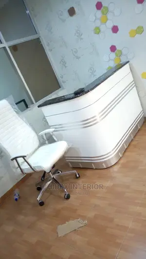 Executive Receptionist Table