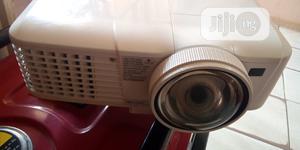 Mitsubishi Projector