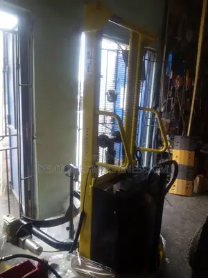 Semi Electric Forklift Stacker 2000kg