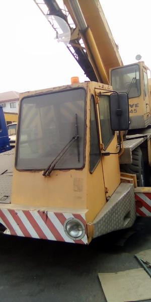 45 Tones Grove Crane For Sale