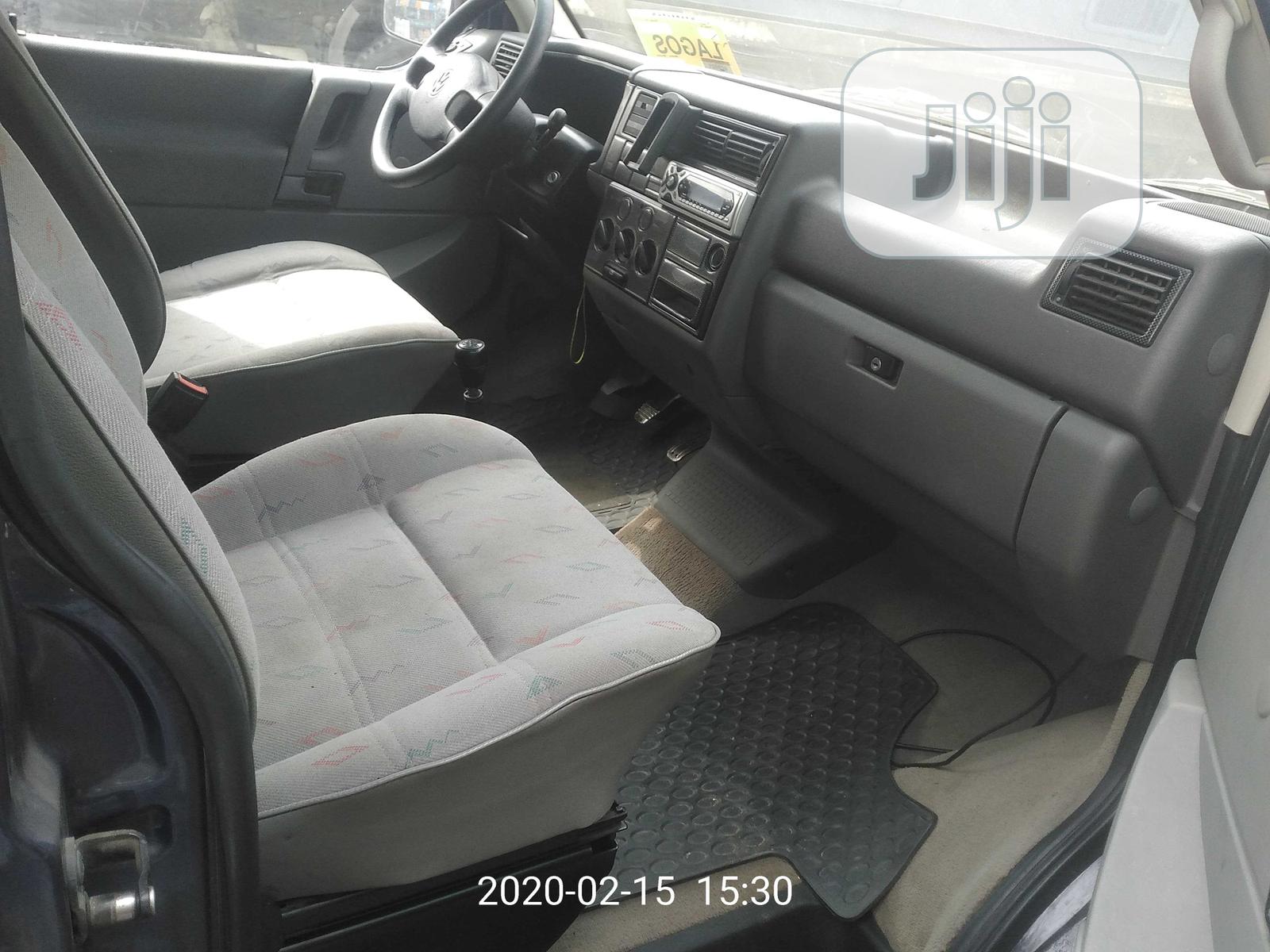 Volkswagen Transporter 2000 Black