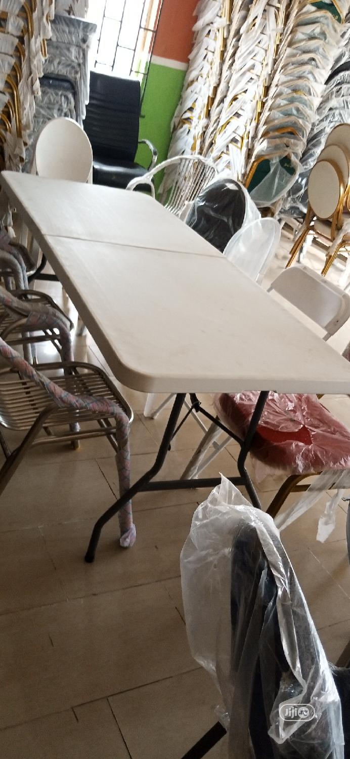 Folding Table by 10