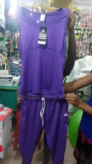 Sweet Colourful Ladies Gym Wear With Sleeves