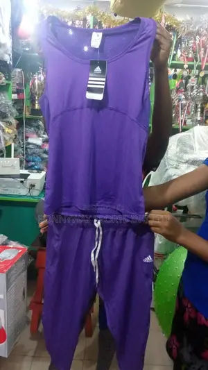 Sweet Colourful Ladies Gym Wear With Sleeves