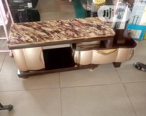 Tv Stand. (Adjustable)