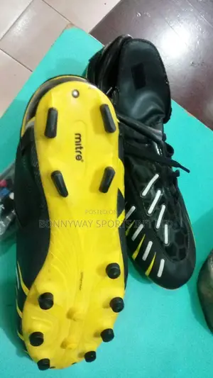 Mitre Size 41 Soccer Boot