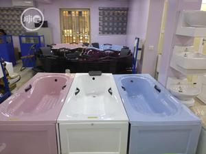 Executive Bath Tub