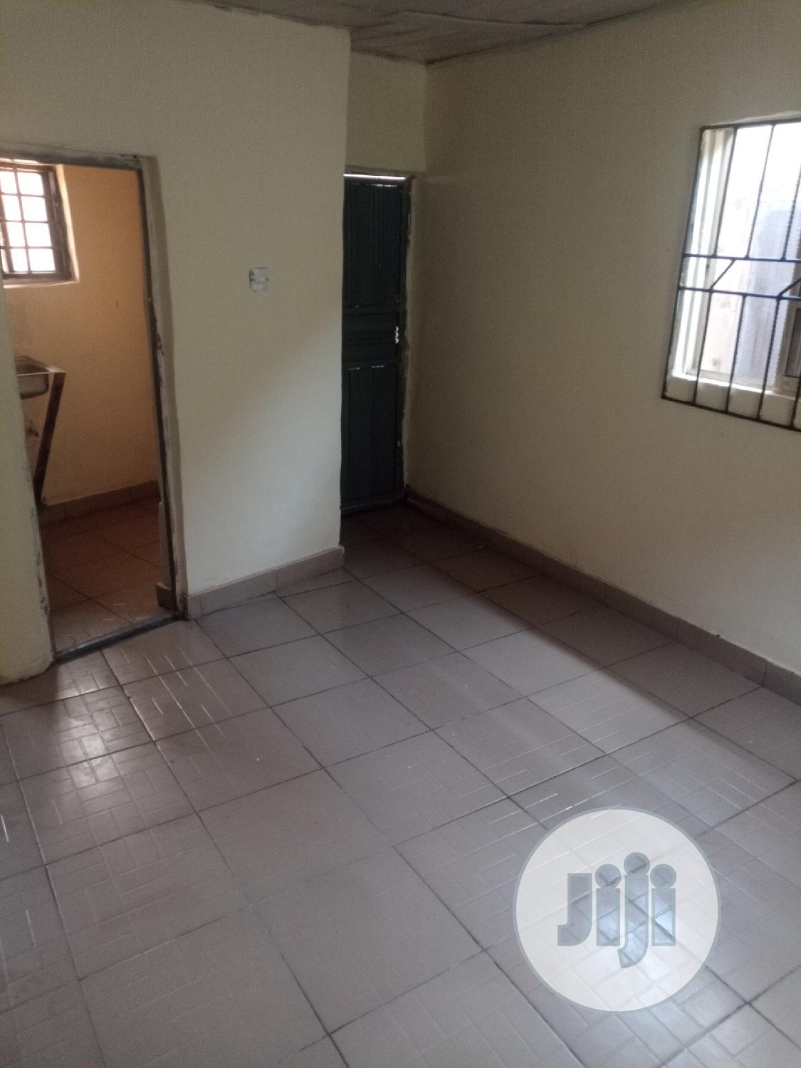 Self Contain Jahi Village Near Next Cash And Carry Shop Abuja For Rent