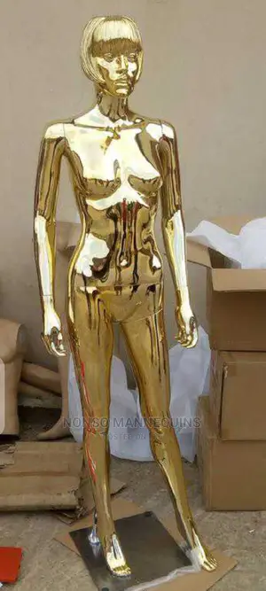Yo6 Gold Chrome Woman Mannequin