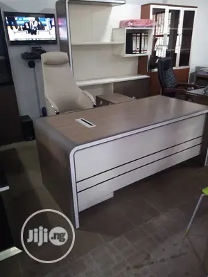1.6meter Executive Table With Extension and Mobil Drawer