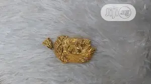 Italy 750 Pure 18karat Gold Pendant Jesus Piece