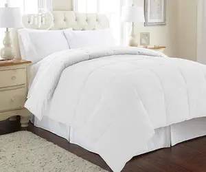 Durable White Duvet,Bedsheet With 4 Pillow Cases