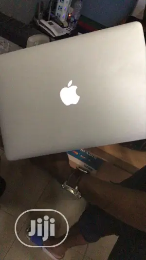 Laptop Apple MacBook Pro 8GB Intel Core I5 SSD 256GB
