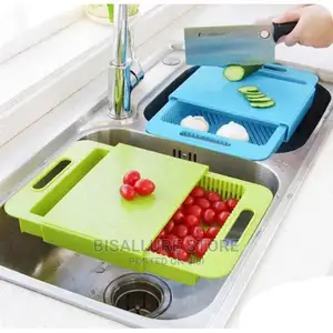 2 in 1 Chopping Board With Sieve