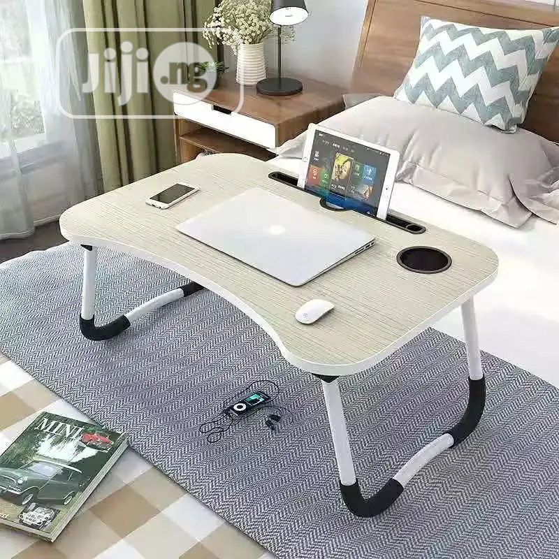 Adjustable Computer Table