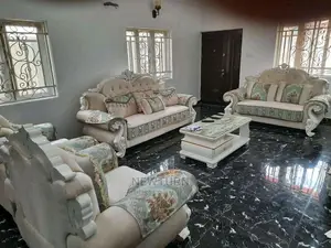 7 Seater Royal Sofa Set With Throw Pillows.