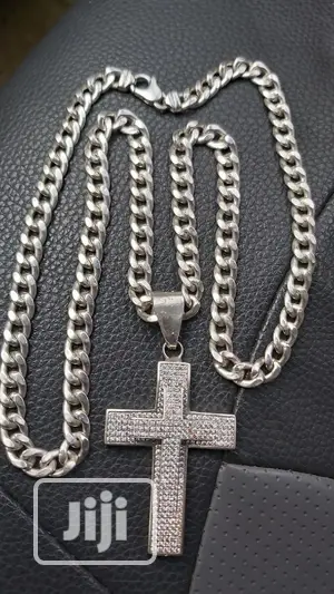 Italy 925 Silver Necklace Cuban With Crucifix Ice Design