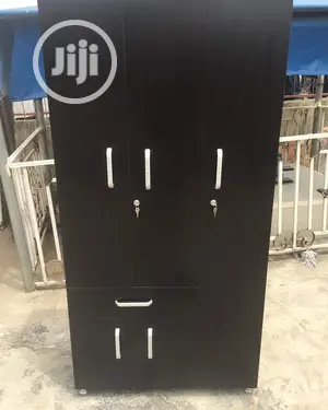 Wardrobe With Drawers