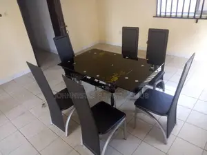 Italian Adjustable Dining Table With 6 Chairs
