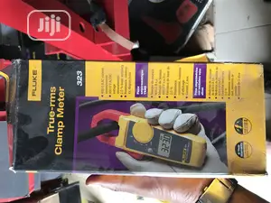 Fluke 323 Digital Clamp Meter