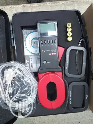 UNI-T Digital Earth Resistance Clamp Tester