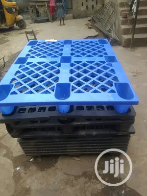 Storage Plastic Pallets Available