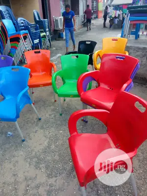 Strong Iron Leg Plastic Chair With Arm Rest