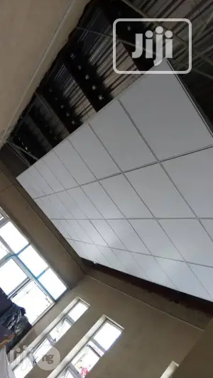 Suspending Ceiling, Drywall Plasterboard, Wooded Floors.