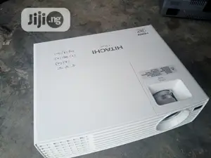 Hitachi 3000 Lumens 3D Ready HDMI Xga DLP Projector