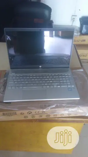 New Laptop HP 15-Ra003nia 8GB Intel Core I5 HDD 1T