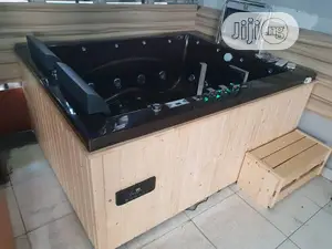 Biggest Jacuzzi With 3 Machines And All The Fittings