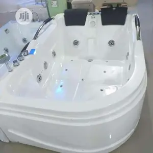 Double Jacuzzi With Good Nuzzles