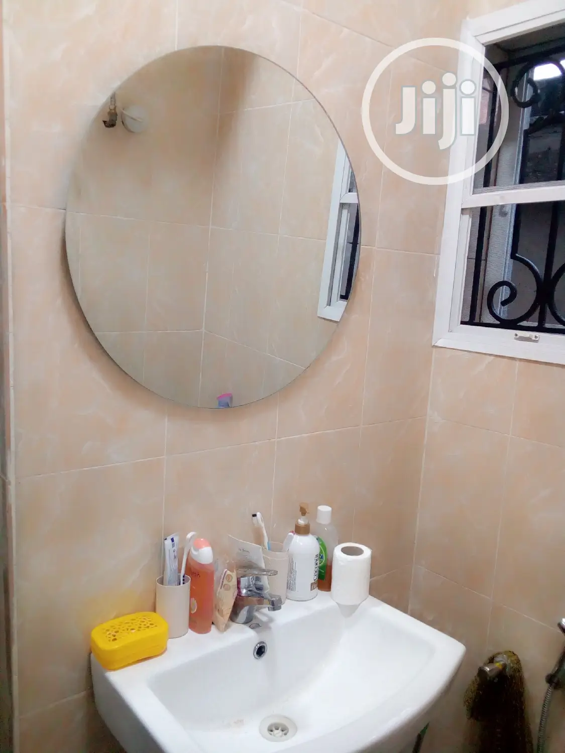 Round Mirror