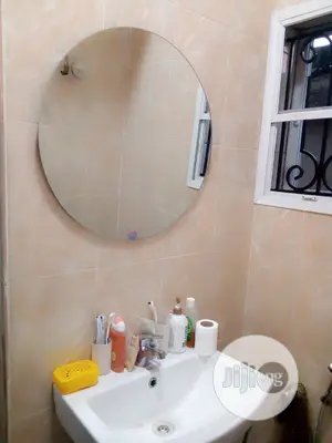 Round Mirror