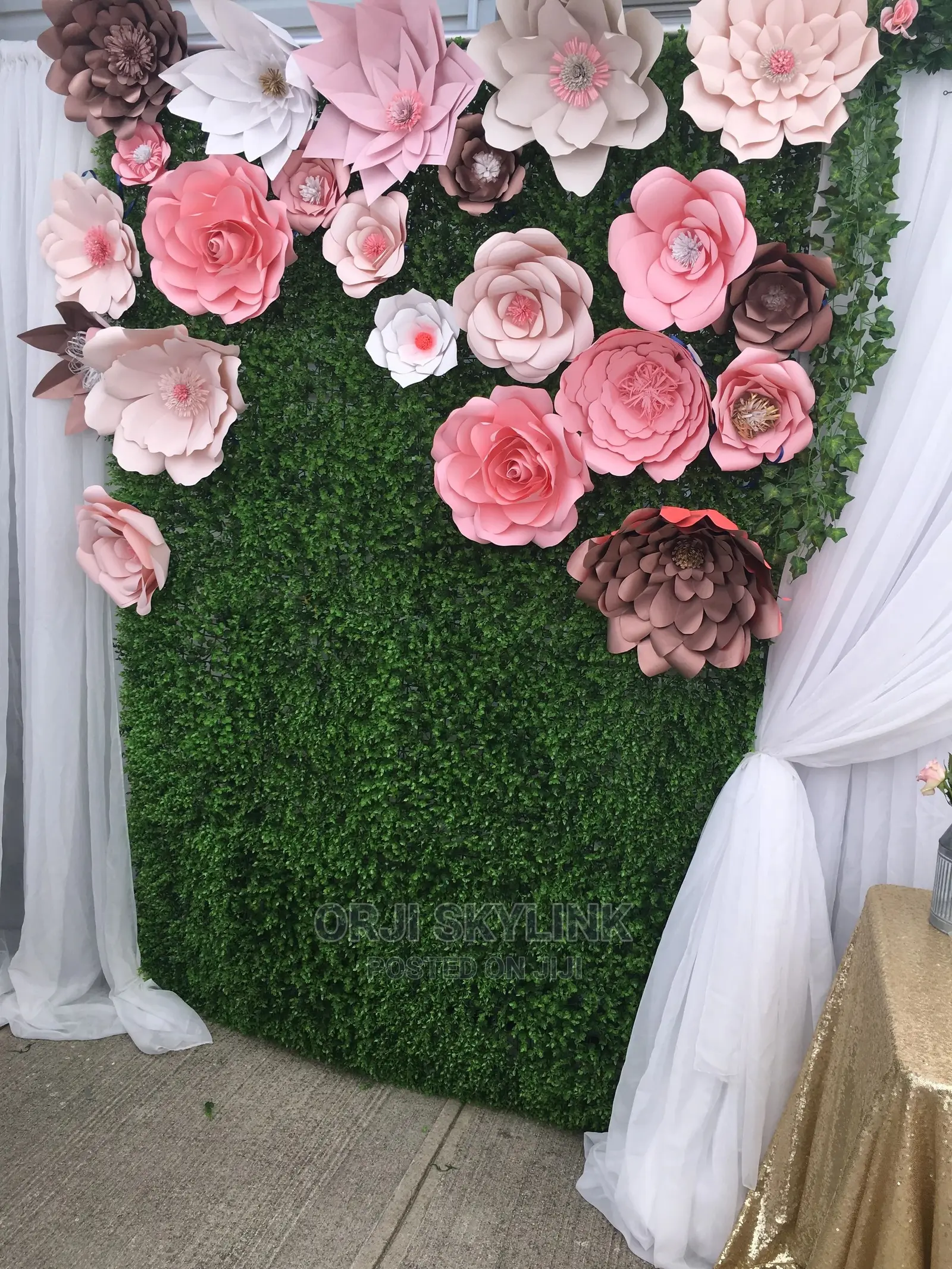 Wall Dropping Flowers