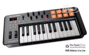 Oxygen25 Studio Keyboard