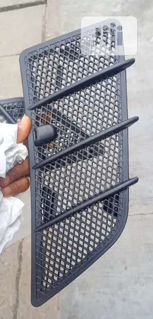 Mercedes Benz Bonnet Grille