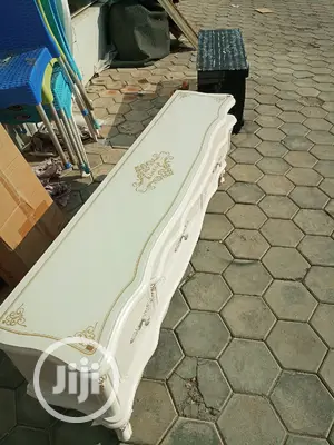 Tv Stand (Adjustable)