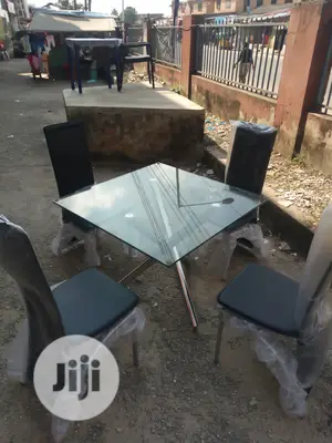 Dinninig Table With 4chairs