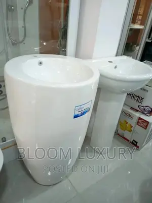 Freestanding Basin