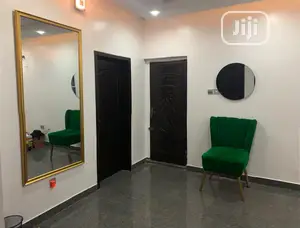 Round Mirror